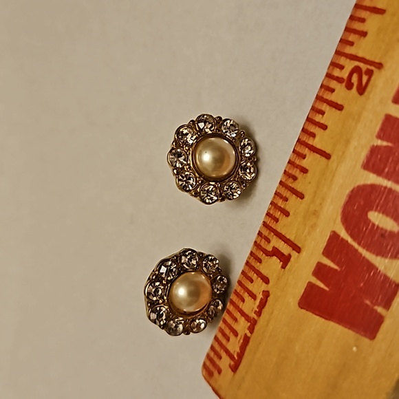 Lovely Faux Pearl Earrings - Picture 3 of 3